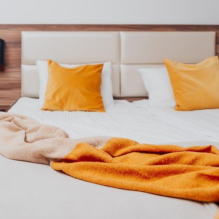 Hotel Sphinx Zabia Wola Экстерьер фото