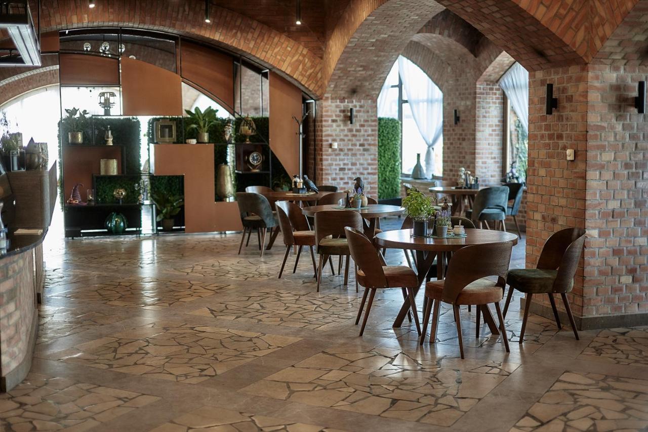 Hotel Sphinx Zabia Wola Экстерьер фото