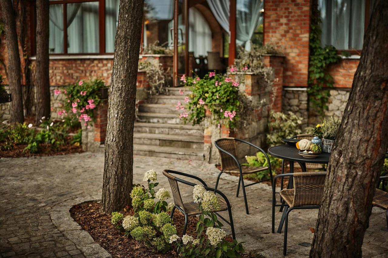 Hotel Sphinx Zabia Wola Экстерьер фото