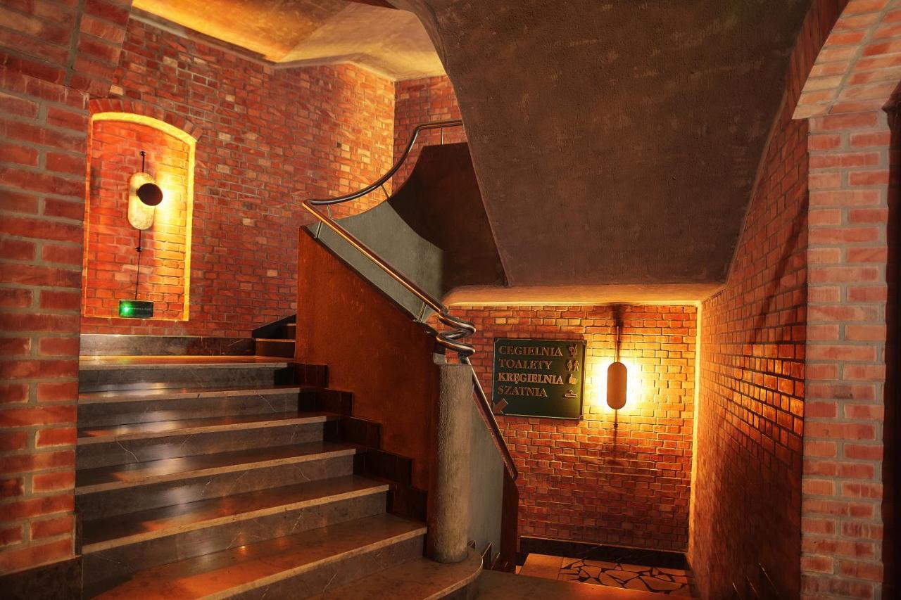 Hotel Sphinx Zabia Wola Экстерьер фото