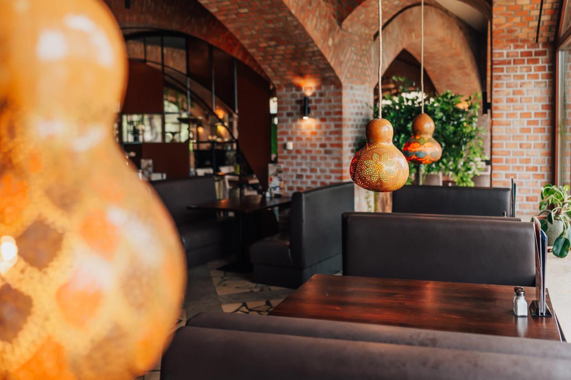 Hotel Sphinx Zabia Wola Экстерьер фото