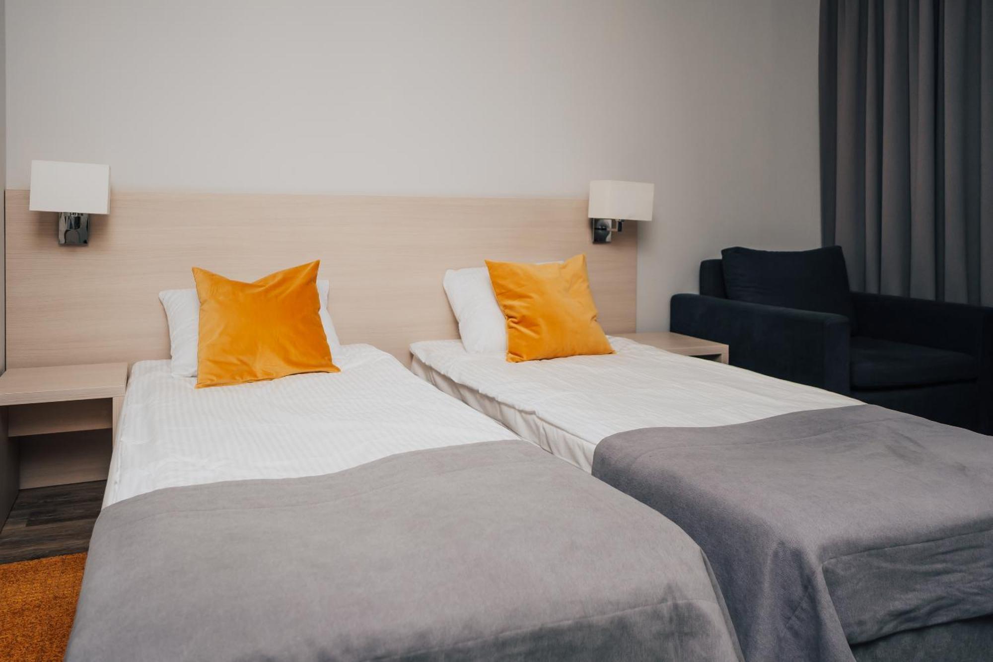 Hotel Sphinx Zabia Wola Экстерьер фото