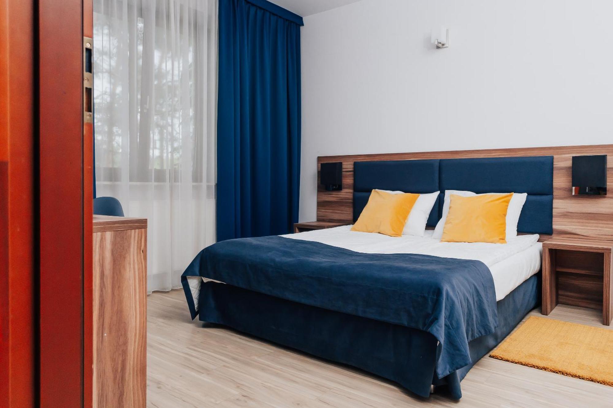 Hotel Sphinx Zabia Wola Экстерьер фото