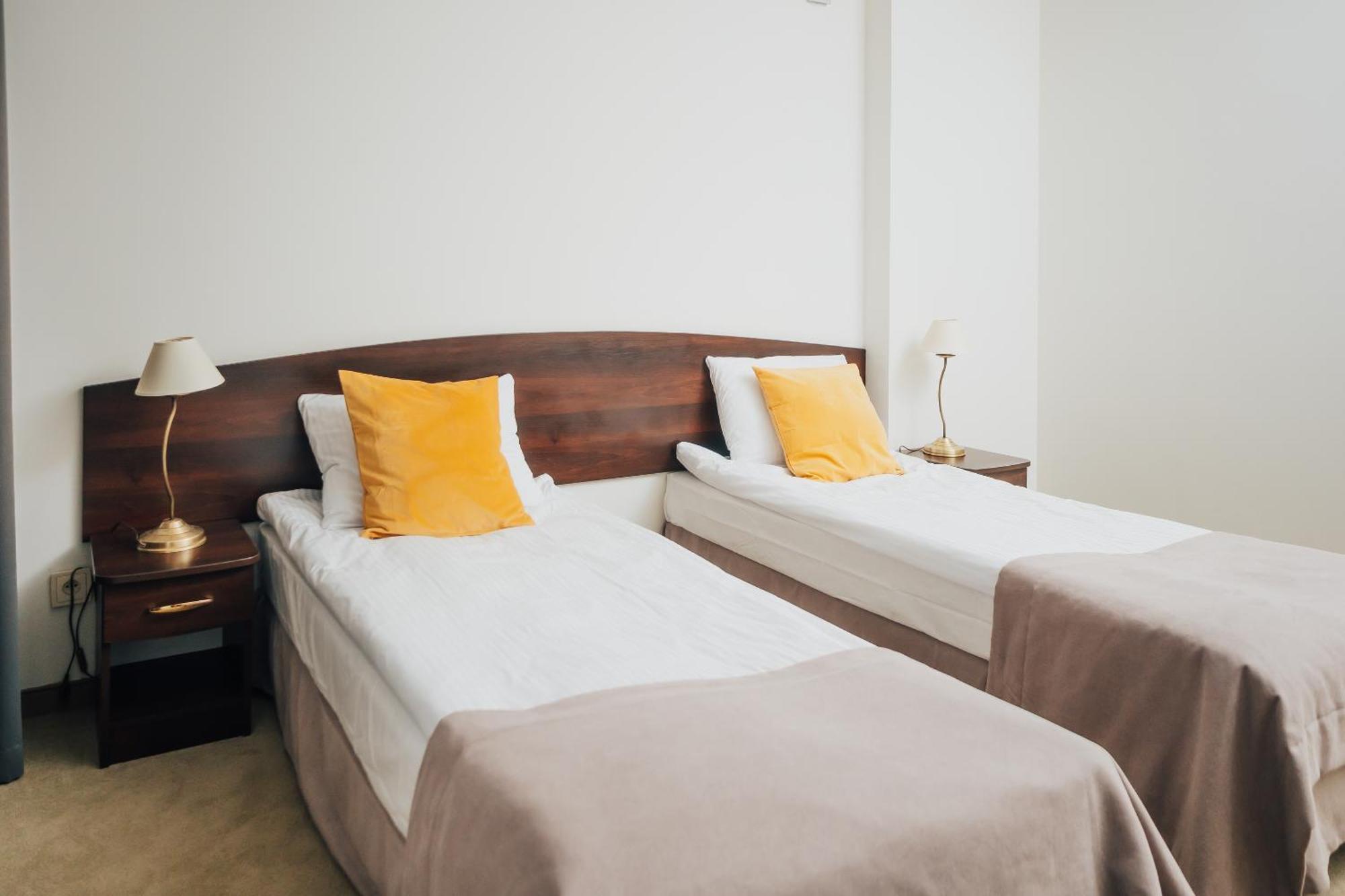 Hotel Sphinx Zabia Wola Экстерьер фото