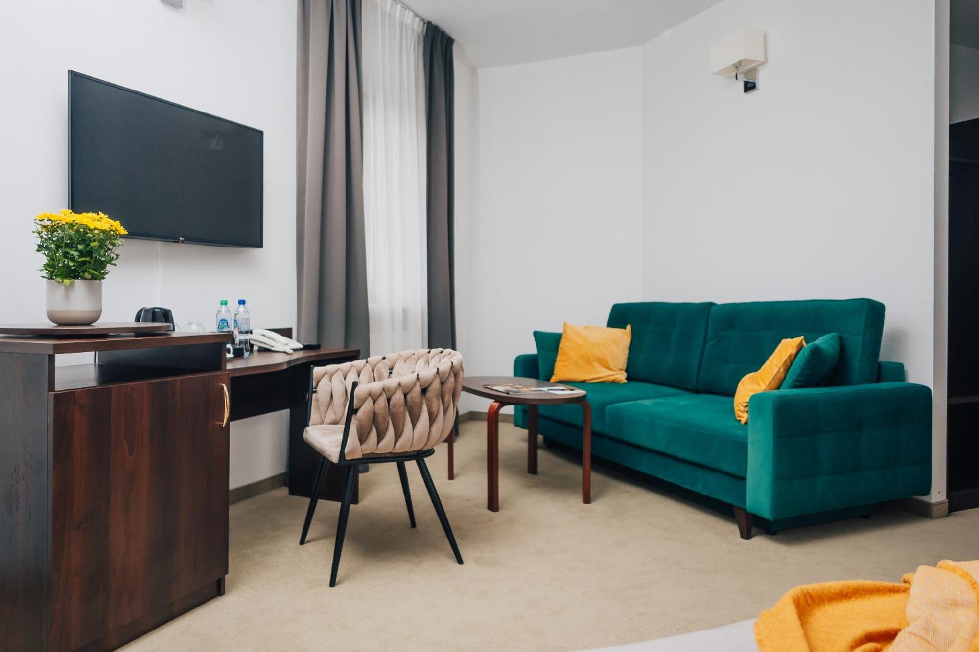 Hotel Sphinx Zabia Wola Экстерьер фото